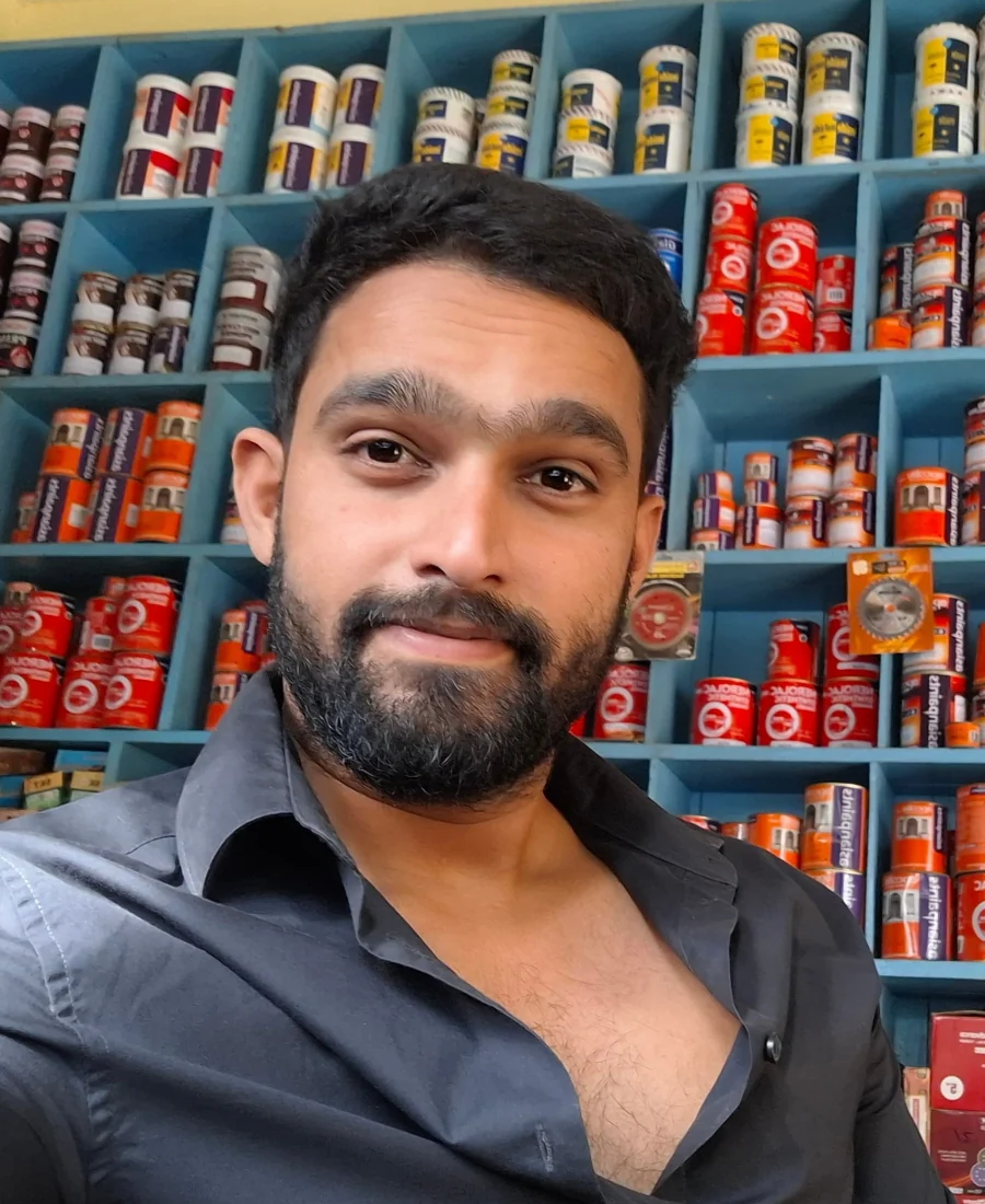 Om Singh, current third-generation proprietor of Om Traders